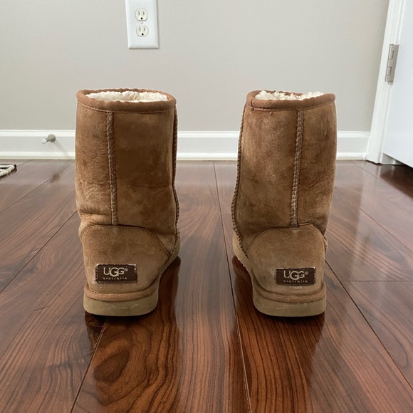 UGG Classic Short II Boot Chestnut - Picture 1 of 8